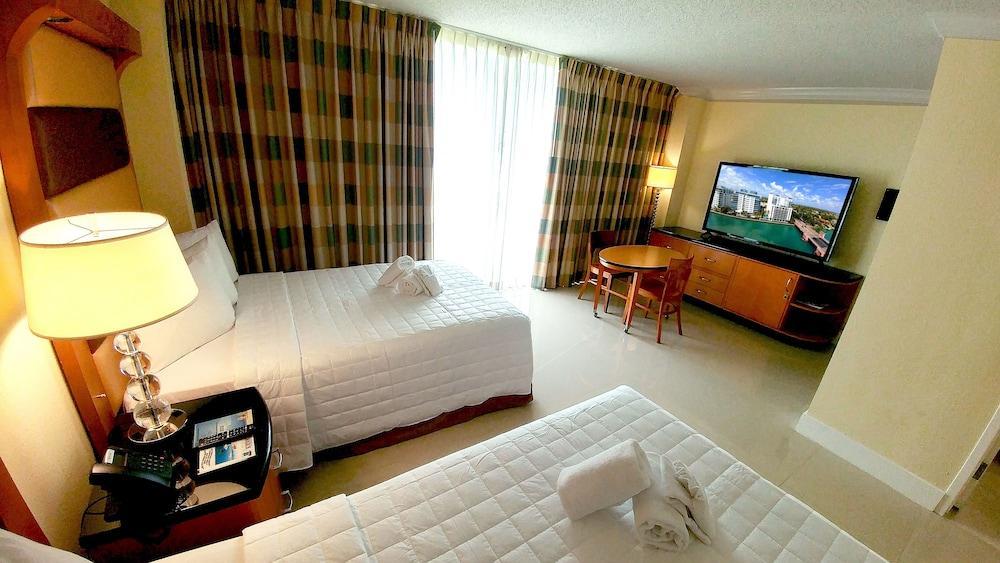 The Casablanca On The Ocean West Tower Hotel Miami Beach Exterior photo