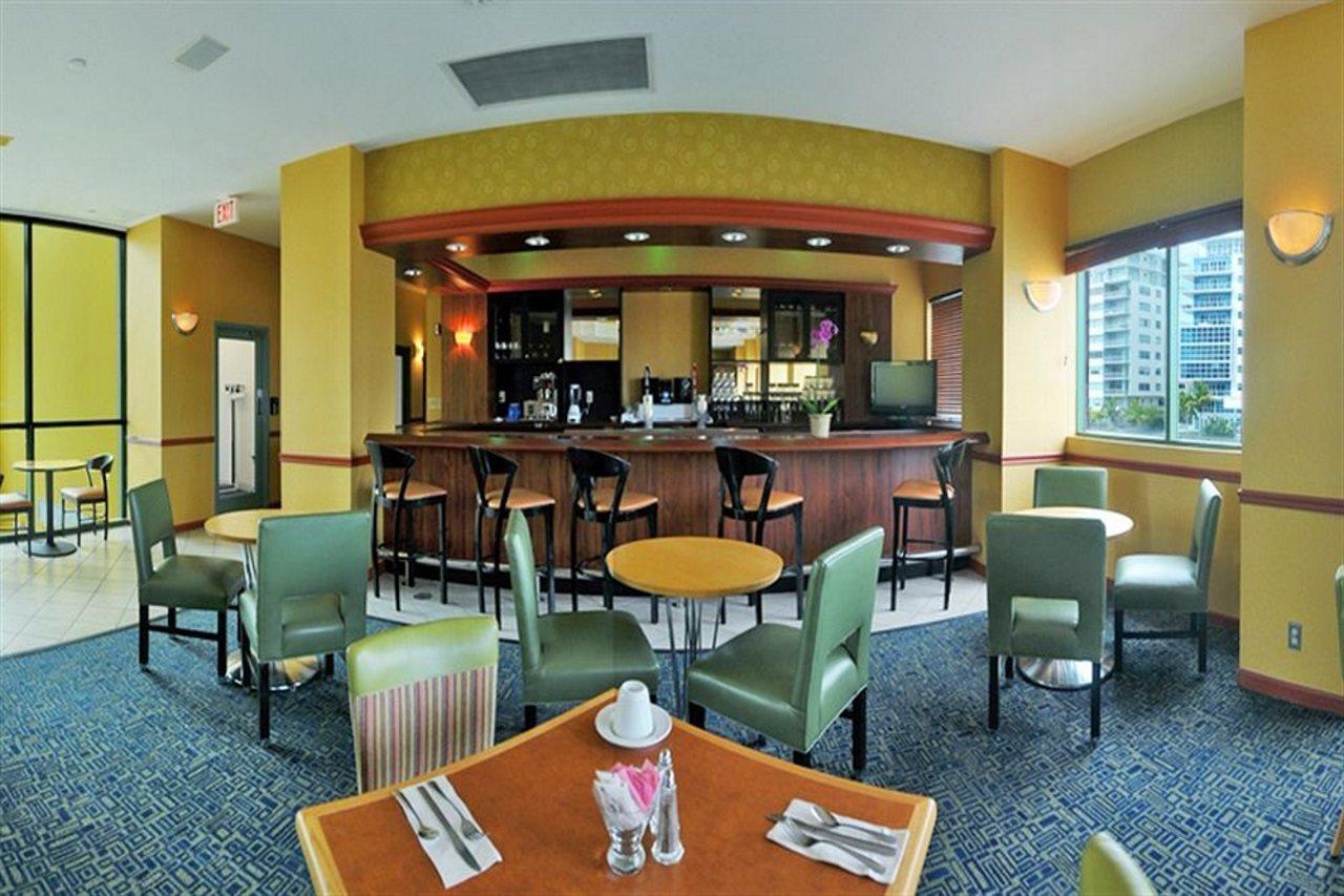 The Casablanca On The Ocean West Tower Hotel Miami Beach Exterior photo