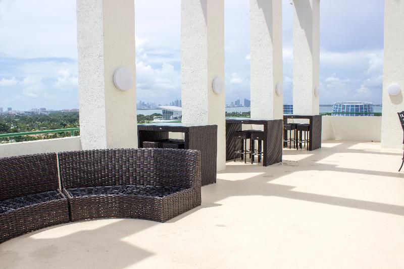 The Casablanca On The Ocean West Tower Hotel Miami Beach Exterior photo
